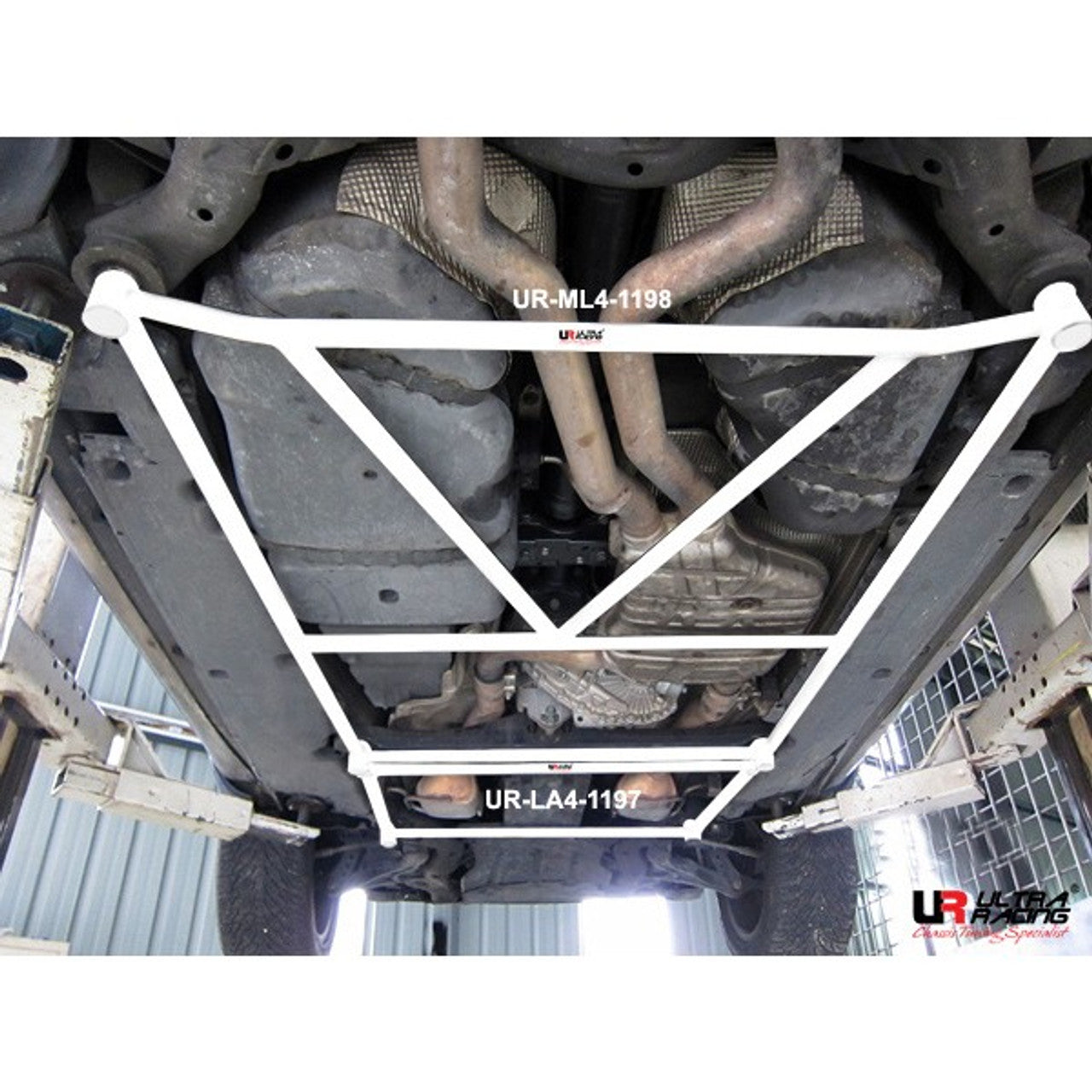 Ultra Racing - 4pt Middle Lower Brace - Audi Q / QS - UR-ML4-1198