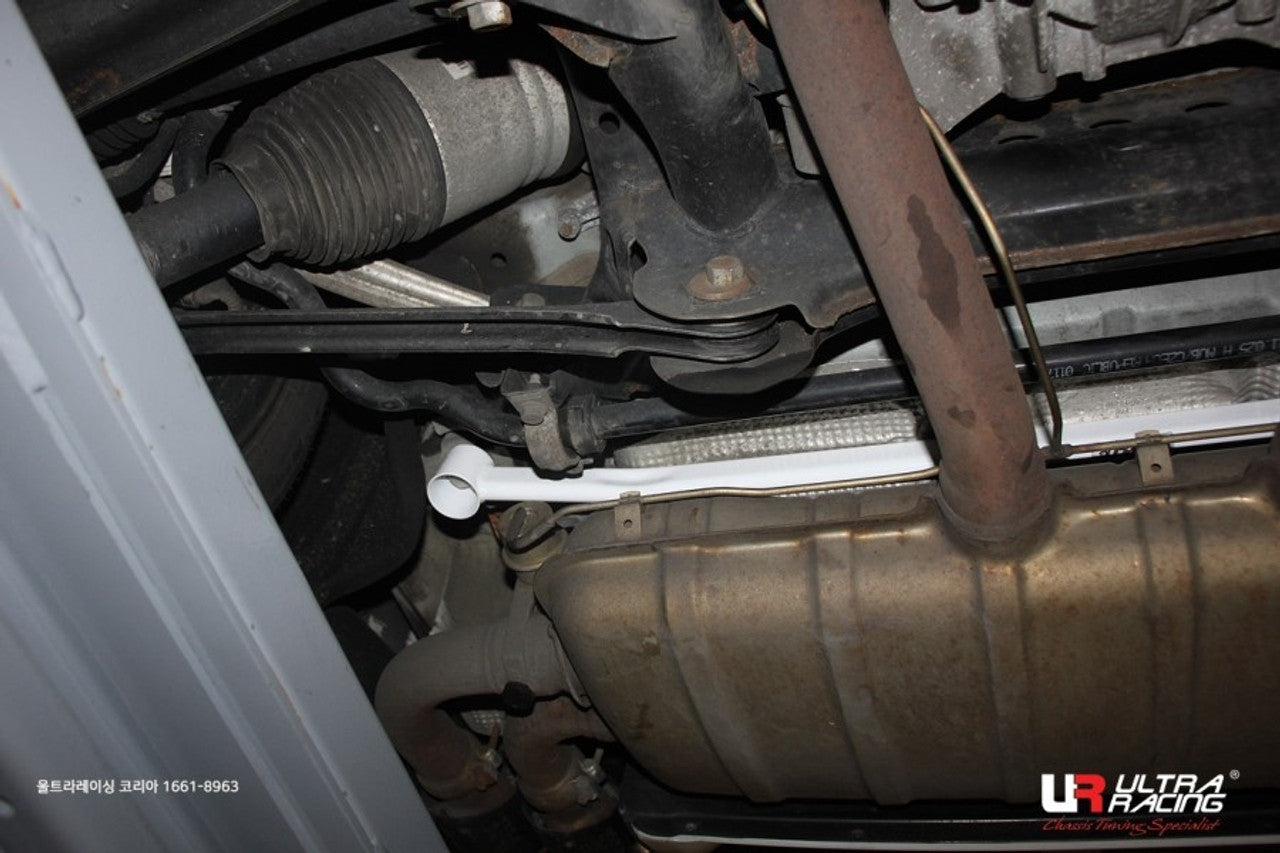 Ultra Racing - 2pt Rear Lower Brace - Audi Q / QS - UR-RL2-866