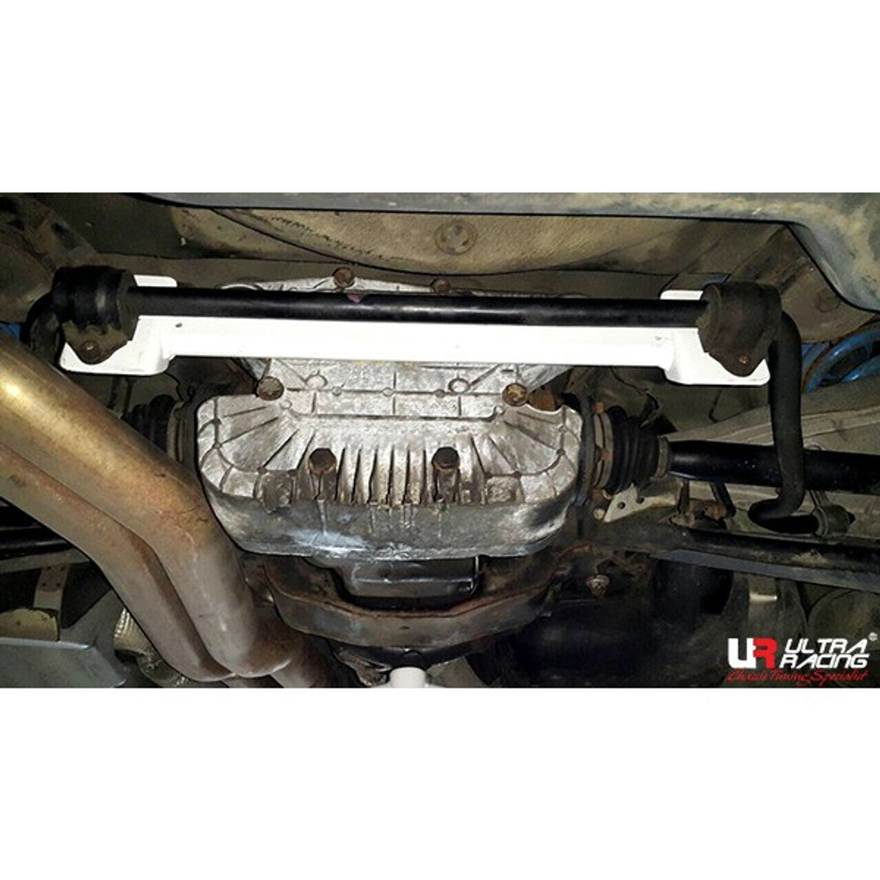 Ultra Racing - 2pt Rear Lower Brace - BMW 3 SERIES M3 (E46) 2000-2004 - UR-RL2-2887