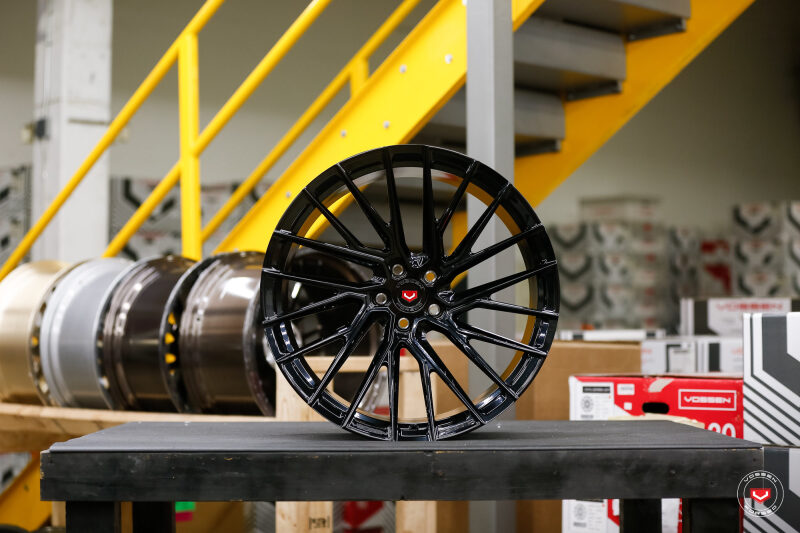 Vossen EVO-6T 21x11 / 5x112 / ET25 / 66.56 - Gloss Black Wheel - (M8 - Front)