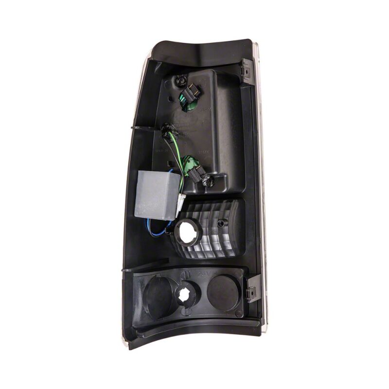 Raxiom 03-06 Chevrolet Silverado 1500 Fleetside LED Tail Lights- Chrome Housing- Clear Lens