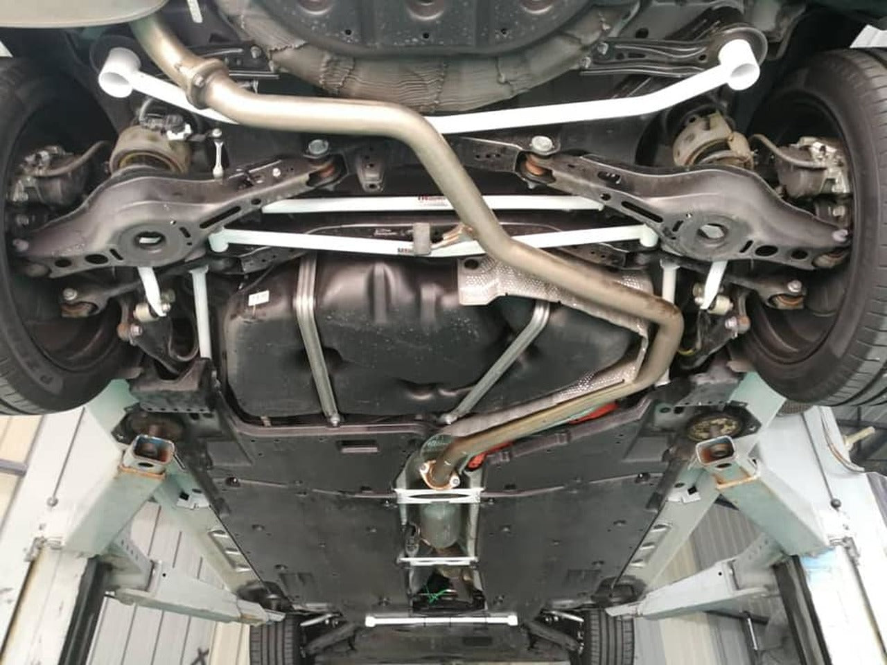 Ultra Racing - 25mm Rear Anti-Roll Sway Bar - 2018+ Camry XV70 - UR-AR25-629