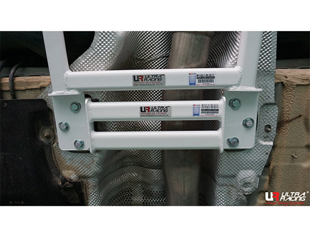 Ultra Racing - 2pt Mid Lower Brace - 2012+ BMW 3 Series F-30 - UR-ML2-2544