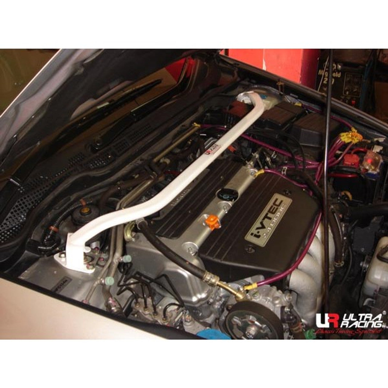 Ultra Racing - 2pt Front Strut Tower Brace - 03-07 Accord (CM5) - UR-TW2-286