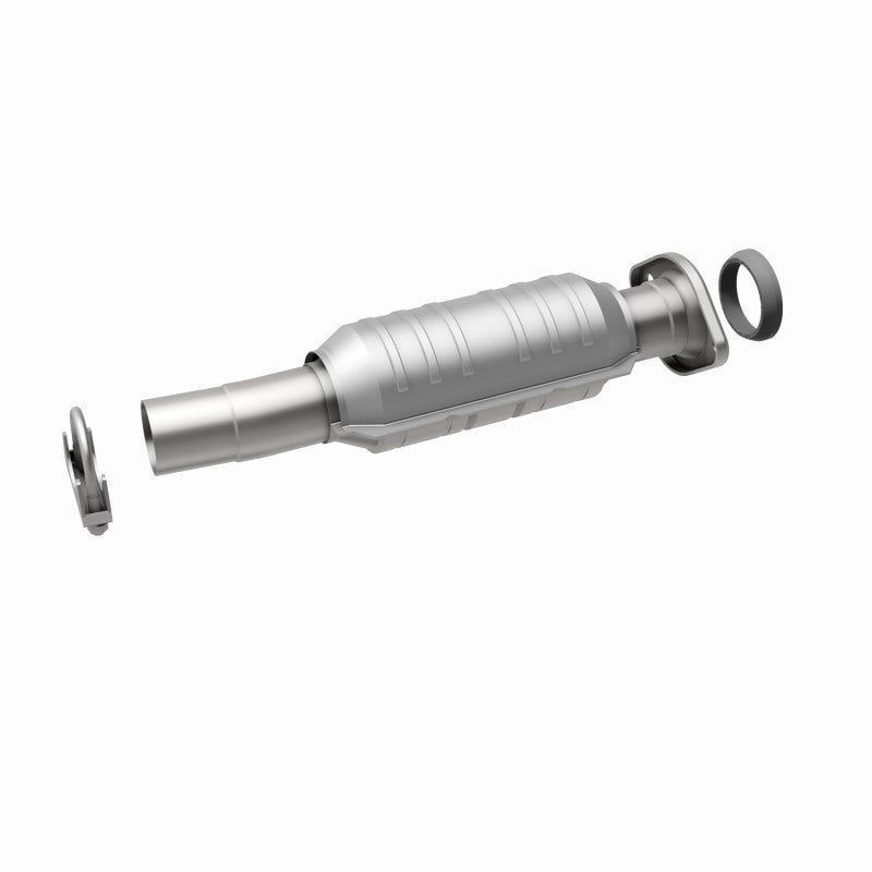 MagnaFlow Direct Fit Catalytic Converter 04-06 Toyota Sienna 3.3L AWD Rear