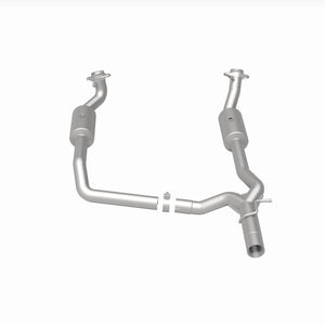 Magnaflow 09-13 Ford E-350 Super Duty V10 6.8 OEM Underbody Direct Fit Catalytic Converter