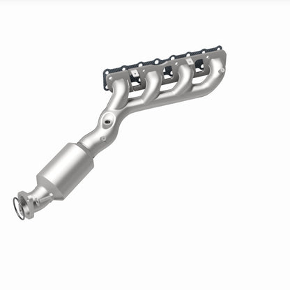 MagnaFlow 05-06 Nissan Titan 5.6L Direct Fit Converter