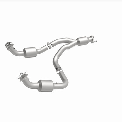 MagnaFlow 12-20 Chevrolet Express 4500 Underbody 6.0L Direct Fit Catalytic Converter
