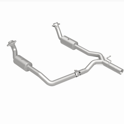 MagnaFlow 09-13 Ford E-350 Super Duty V10 6.8 OEM Underbody Direct Fit Catalytic Converter