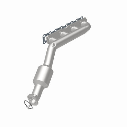 MagnaFlow 2004 Nissan Titan 5.6L Direct Fit Converter