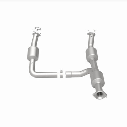 MagnaFlow 18-20 Chevrolet Express 2500 Single Underbody 4.3L Direct Fit Catalytic Converter