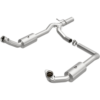 MagnaFlow 09-13 Ford E-350 Super Duty V10 6.8 OEM Underbody Direct Fit Catalytic Converter