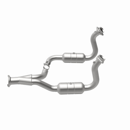 MagnaFlow 08-10 Ford F-350 Super Duty 6.8L Direct Fit Converter