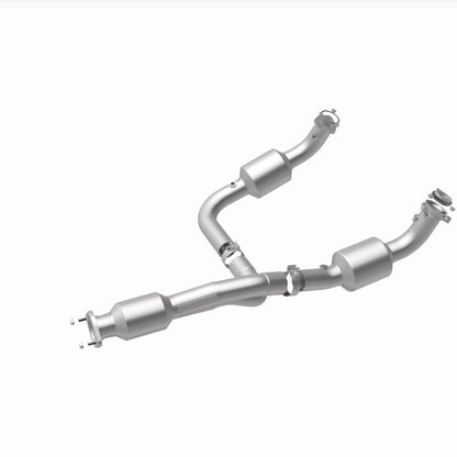 MagnaFlow 12-20 Chevrolet Express 4500 Underbody 6.0L Direct Fit Catalytic Converter