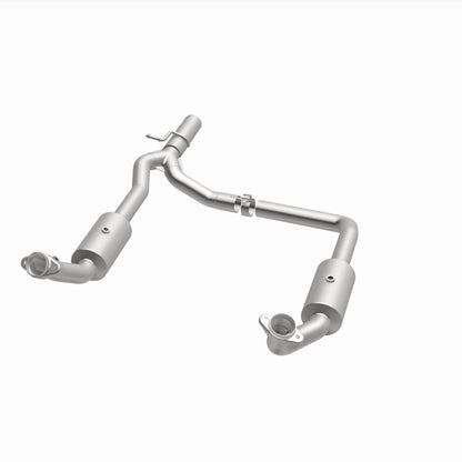 MagnaFlow 09-13 Ford E-350 Super Duty V10 6.8 OEM Underbody Direct Fit Catalytic Converter