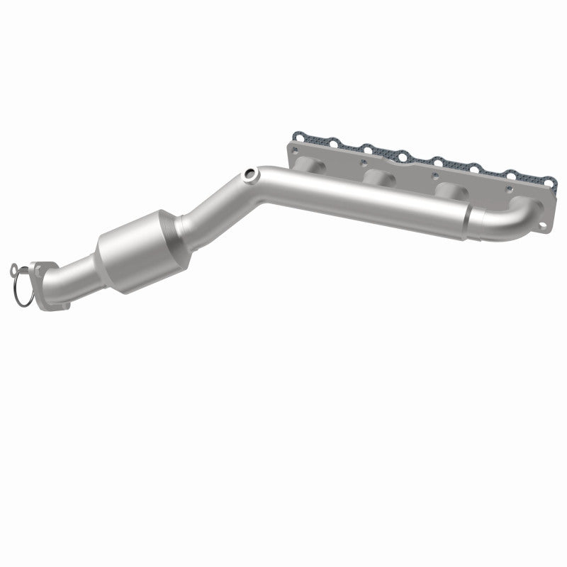 MagnaFlow 2004 Nissan Titan 5.6L Direct Fit Converter