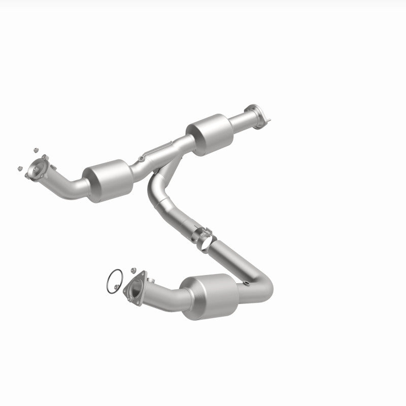 MagnaFlow 18-20 Chevrolet Express 2500 Single Underbody 4.3L Direct Fit Catalytic Converter