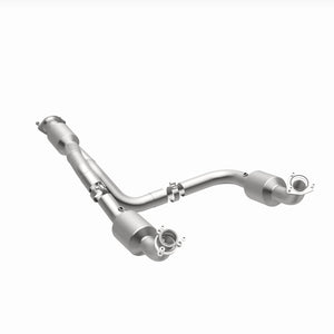 Magnaflow 12-20 Chevrolet Express 4500 Underbody 6.0L Direct Fit Catalytic Converter