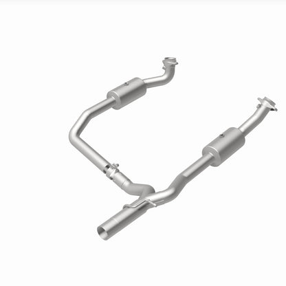 MagnaFlow 09-13 Ford E-350 Super Duty V10 6.8 OEM Underbody Direct Fit Catalytic Converter