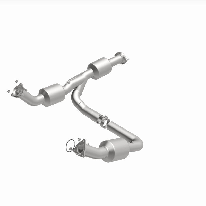 MagnaFlow 18-20 Chevrolet Express 2500 Single Underbody 4.3L Direct Fit Catalytic Converter