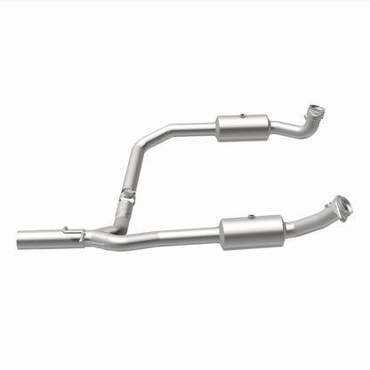 MagnaFlow 09-13 Ford E-350 Super Duty V10 6.8 OEM Underbody Direct Fit Catalytic Converter