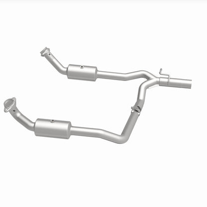 MagnaFlow 09-13 Ford E-350 Super Duty V10 6.8 OEM Underbody Direct Fit Catalytic Converter