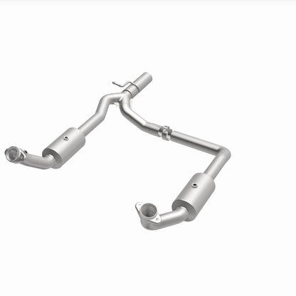 MagnaFlow 09-13 Ford E-350 Super Duty V10 6.8 OEM Underbody Direct Fit Catalytic Converter
