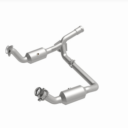 MagnaFlow 19-20 GMC Sierra 1500 Single Underbody 4.3L/5.3L Direct Fit Catalytic Converter