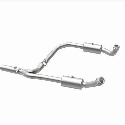 MagnaFlow 09-13 Ford E-350 Super Duty V10 6.8 OEM Underbody Direct Fit Catalytic Converter