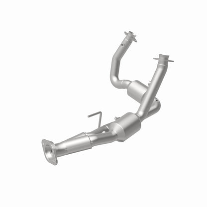 MagnaFlow 05-06 Jeep Grand Cherokee 5.7L Direct Fit Catalytic Converter