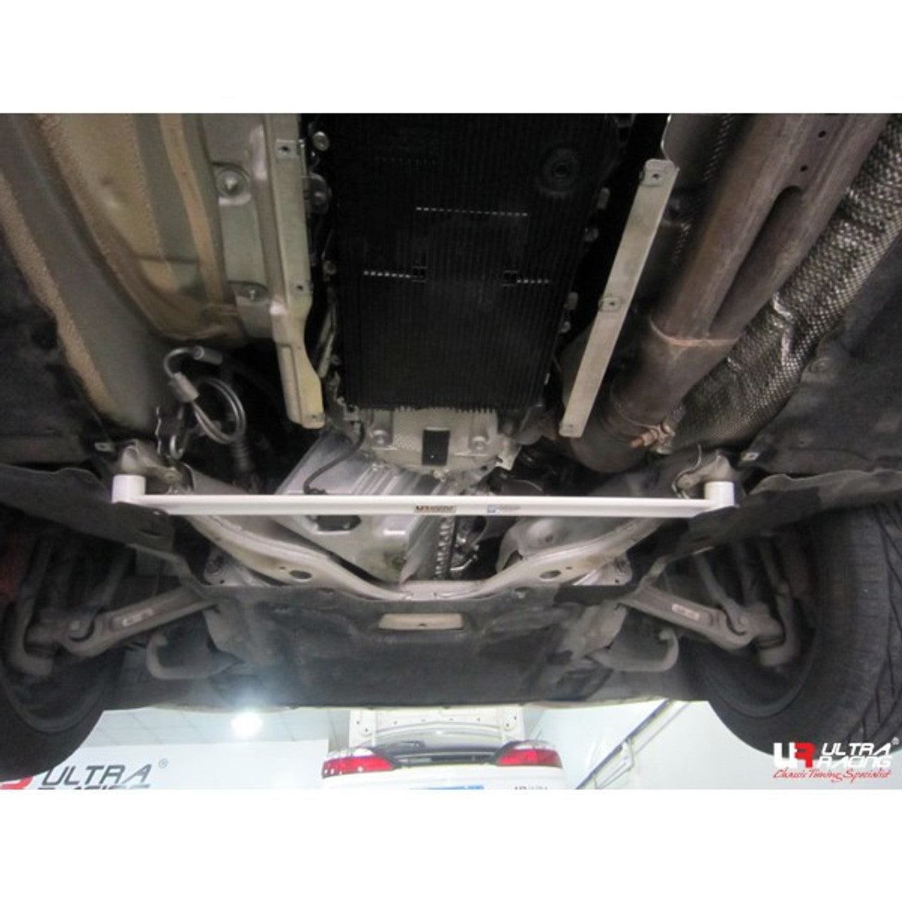 Ultra Racing - 2pt Front Lower Brace - BMW 6 SERIES COUPE (E63) 2004-2010 - UR-LA2-1902