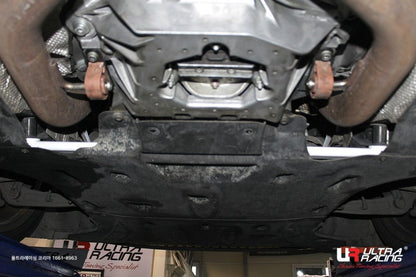 Ultra Racing - 2pt Front Lower Brace - Audi A6 / S6 - UR-LA2-2486