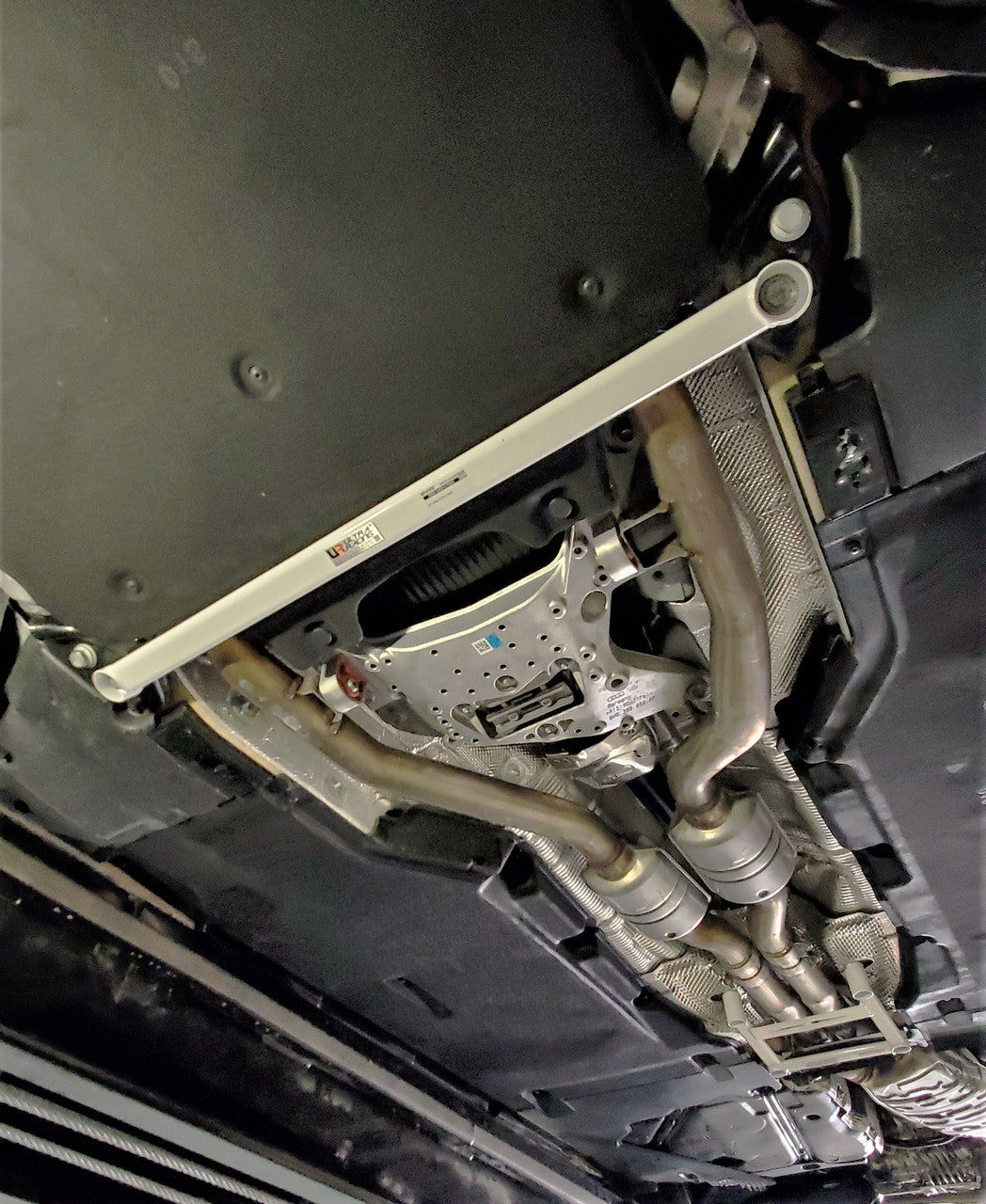 Ultra Racing - 2pt Front Lower Brace - Audi A4 / S4 - UR-LA2-4079