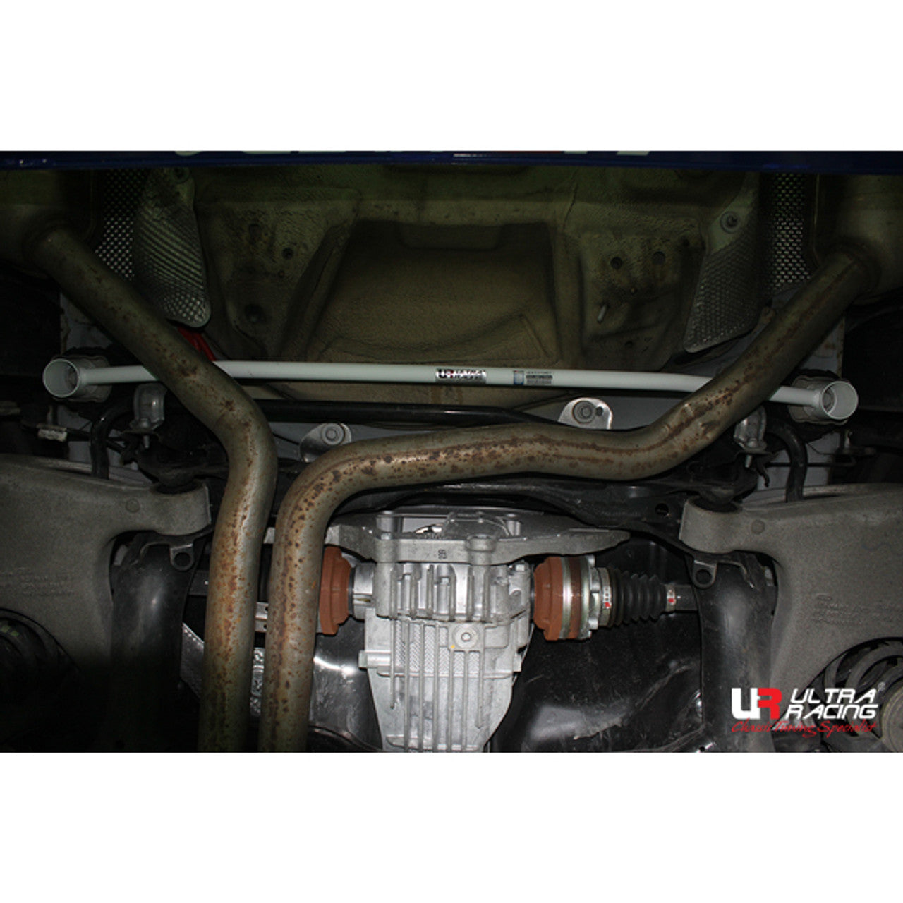 Ultra Racing - 2pt Rear Lower Brace - Audi A6 / S6 - UR-RL2-2228