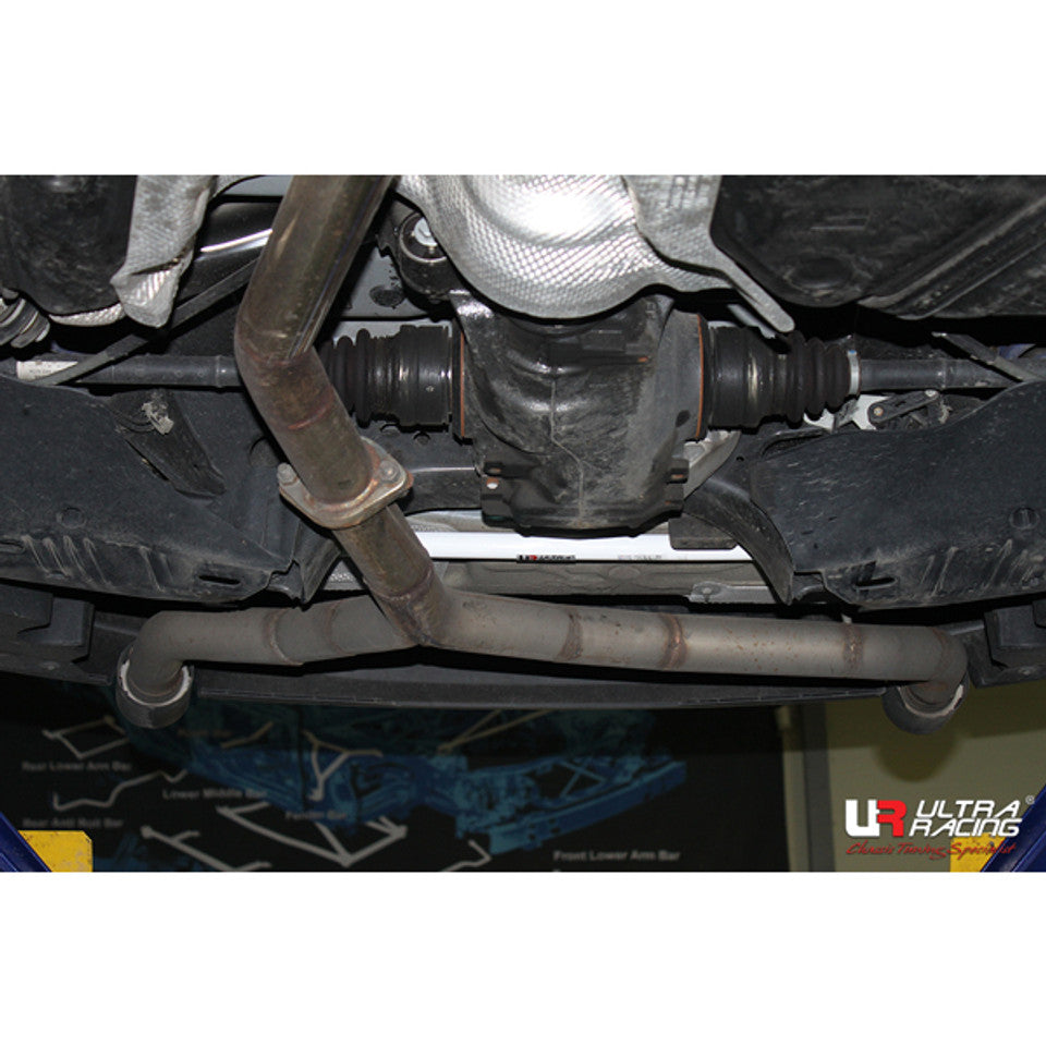 Ultra Racing - 2pt Rear Lower Brace - BMW 2 SERIES (F22 COUPE) 2014-2019 - UR-RL2-2525