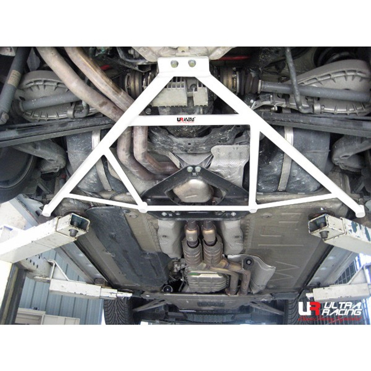 Ultra Racing - 6pt Rear Lower Brace - BMW Z4 (E85/E86) 2002-2008 - UR-RL6-1178