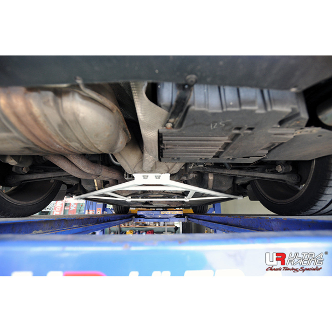 Ultra Racing - 6pt Rear Lower Brace - BMW Z4 (E85/E86) 2002-2008 - UR-RL6-1178