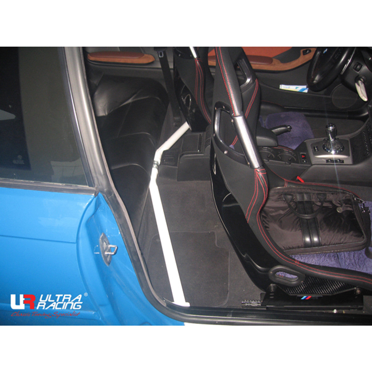 Ultra Racing - 2pt Room Brace - BMW 3 SERIES M3 (E46) 2000-2004 - UR-RO2-1535A