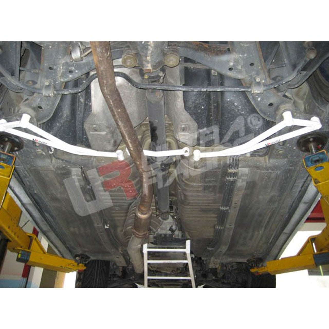 Ultra Racing - 8pt Rear Side Braces (PAIR) - NISSAN 240SX (S14) 1995-1998 - UR-RS8-621P