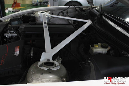 Ultra Racing - 3pt Front Strut Tower Brace - BMW Z4 (E85/E86) 2002-2008 - UR-TW3-1175