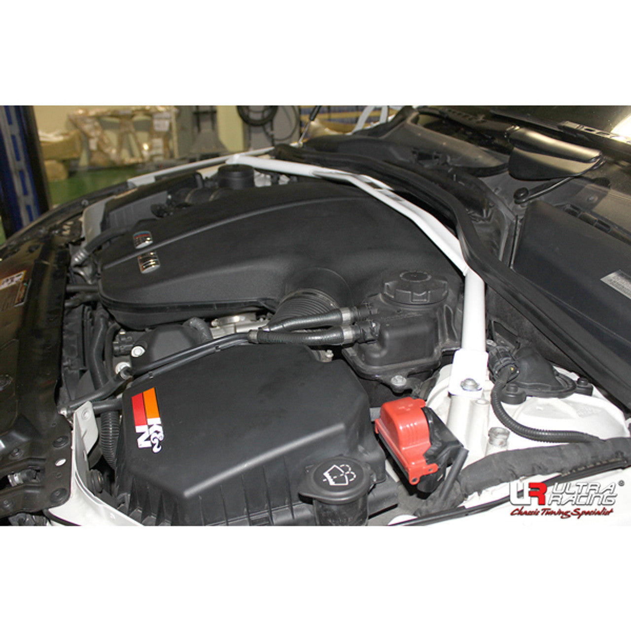 Ultra Racing - 4pt Front Strut Tower Brace - BMW 5 SERIES M5 (E60) 2003-2010 - UR-TW4-2741