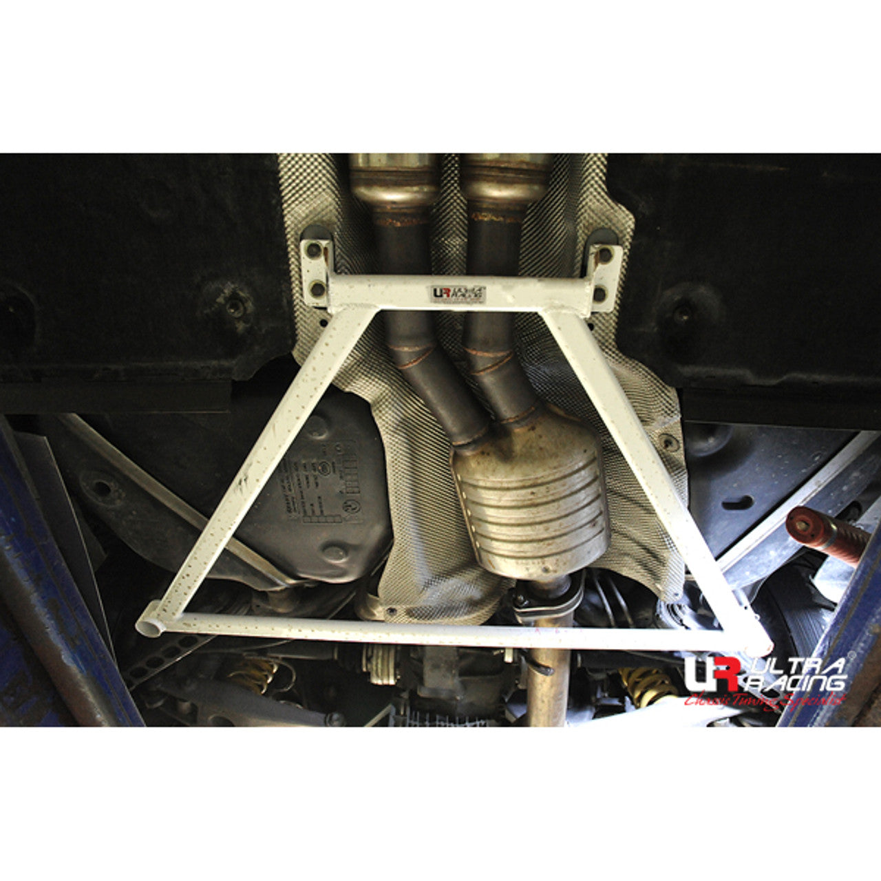 Ultra Racing - 4pt Rear Lower Brace - BMW 1 SERIES M (E82) 3.0TT 2004-2013 - UR-RL4-2113