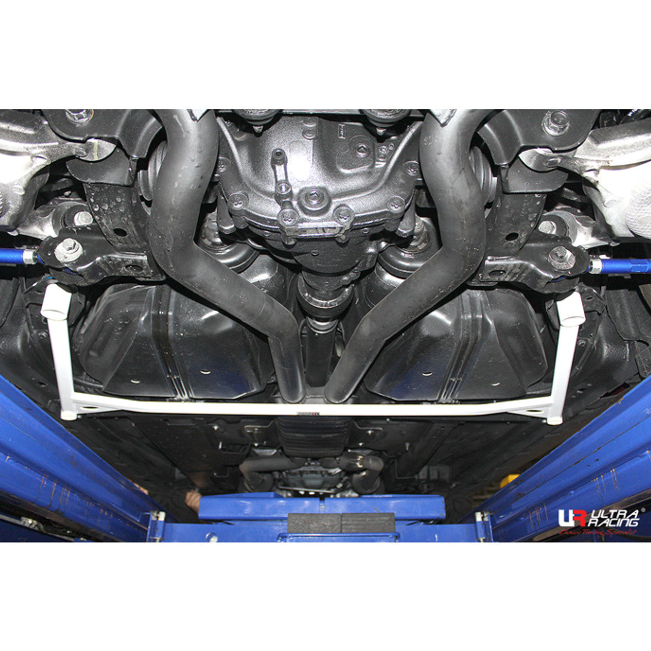 Ultra Racing - 4pt Rear Lower Brace - FORD MUSTANG (S550) 2015-2021 - UR-RL4-3437