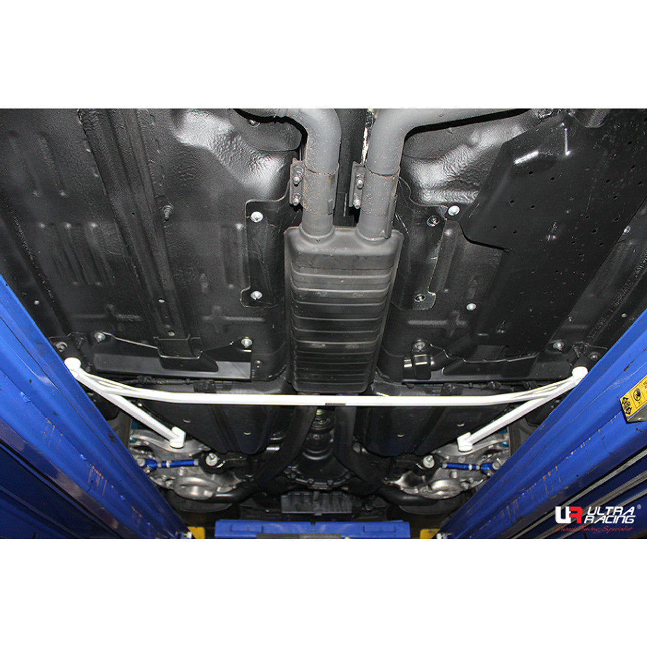 Ultra Racing - 4pt Rear Lower Brace - FORD MUSTANG (S550) 2015-2021 - UR-RL4-3437