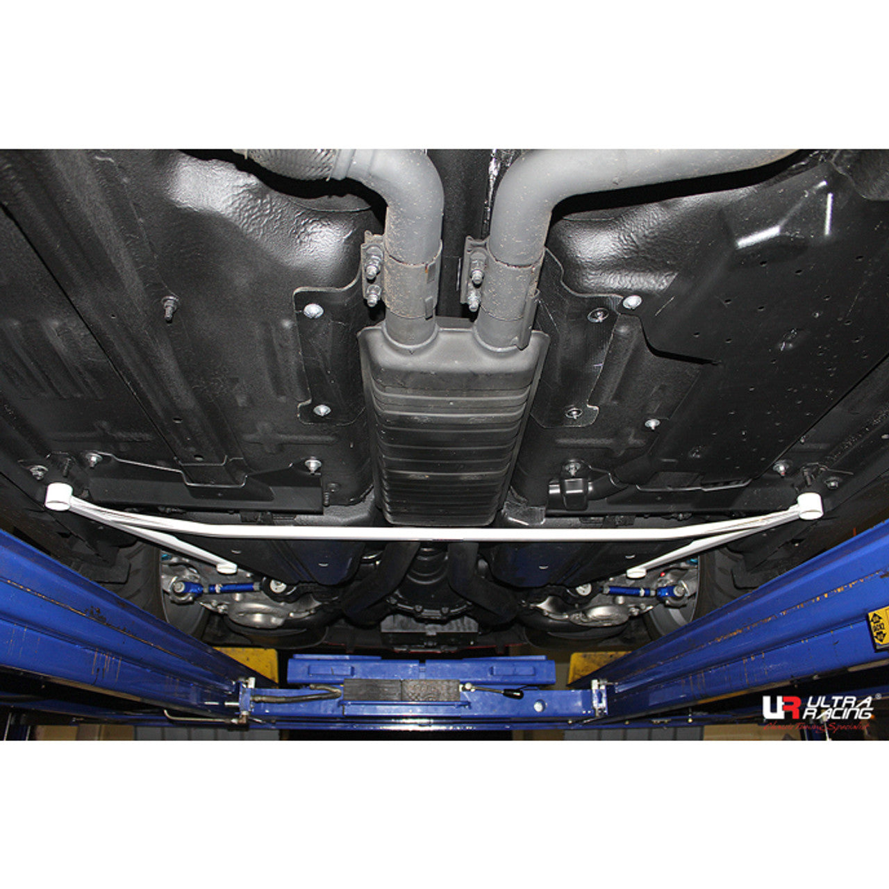 Ultra Racing - 4pt Rear Lower Brace - FORD MUSTANG (S550) 2015-2021 - UR-RL4-3437