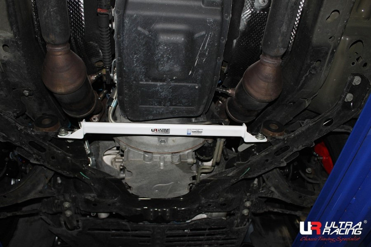 Ultra Racing - 2pt Rear Strut Brace - FORD MUSTANG (S197) 2005-2014 - UR-RE2-2410