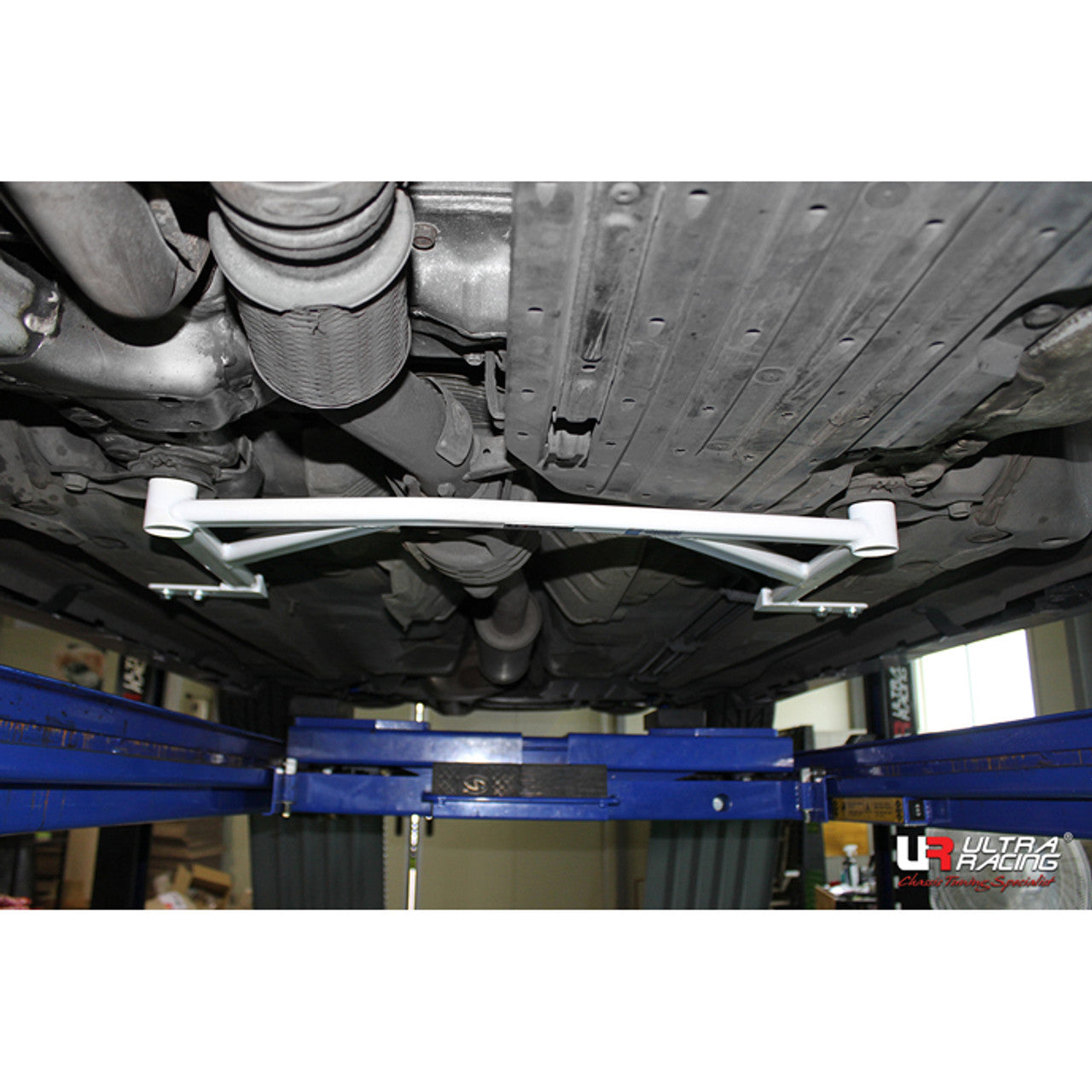 Ultra Racing - 4pt Front Lower Brace - Acura TL (UA6) 2004-2008 - UR-LA4-2389