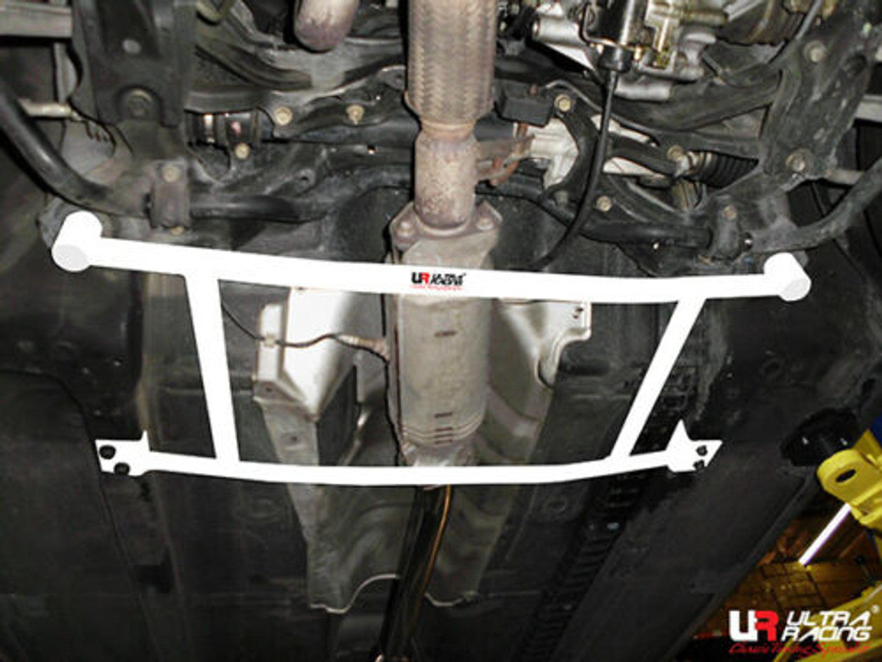 Ultra Racing - 4pt Front Lower Brace - HONDA ACCORD (CG) 1998-2002 - UR-LA4-2407