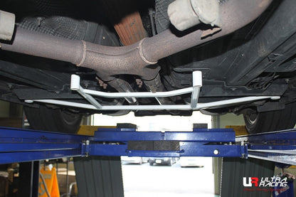 Ultra Racing - 4pt Rear Lower Brace - FORD MUSTANG (S197) 2004-2014 - UR-RL4-3125