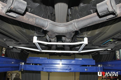 Ultra Racing - 4pt Rear Lower Brace - FORD MUSTANG (S197) 2004-2014 - UR-RL4-3125